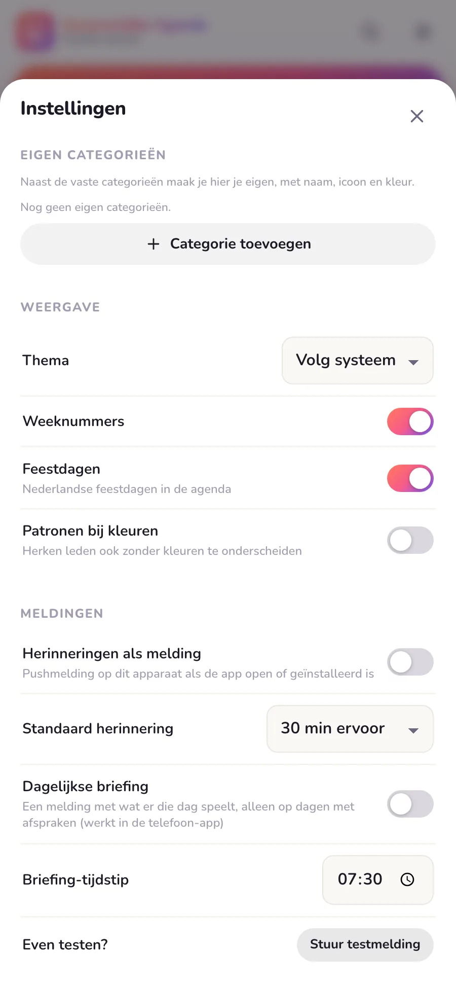 Instellingenscherm van Gezamenlijke Agenda met eigen categorie&euml;n, elk met naam, icoon en kleurrondjes
